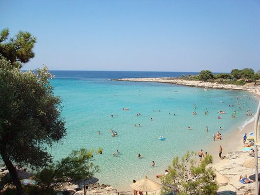 plaja Golden Beach din insula Thassos Grecia